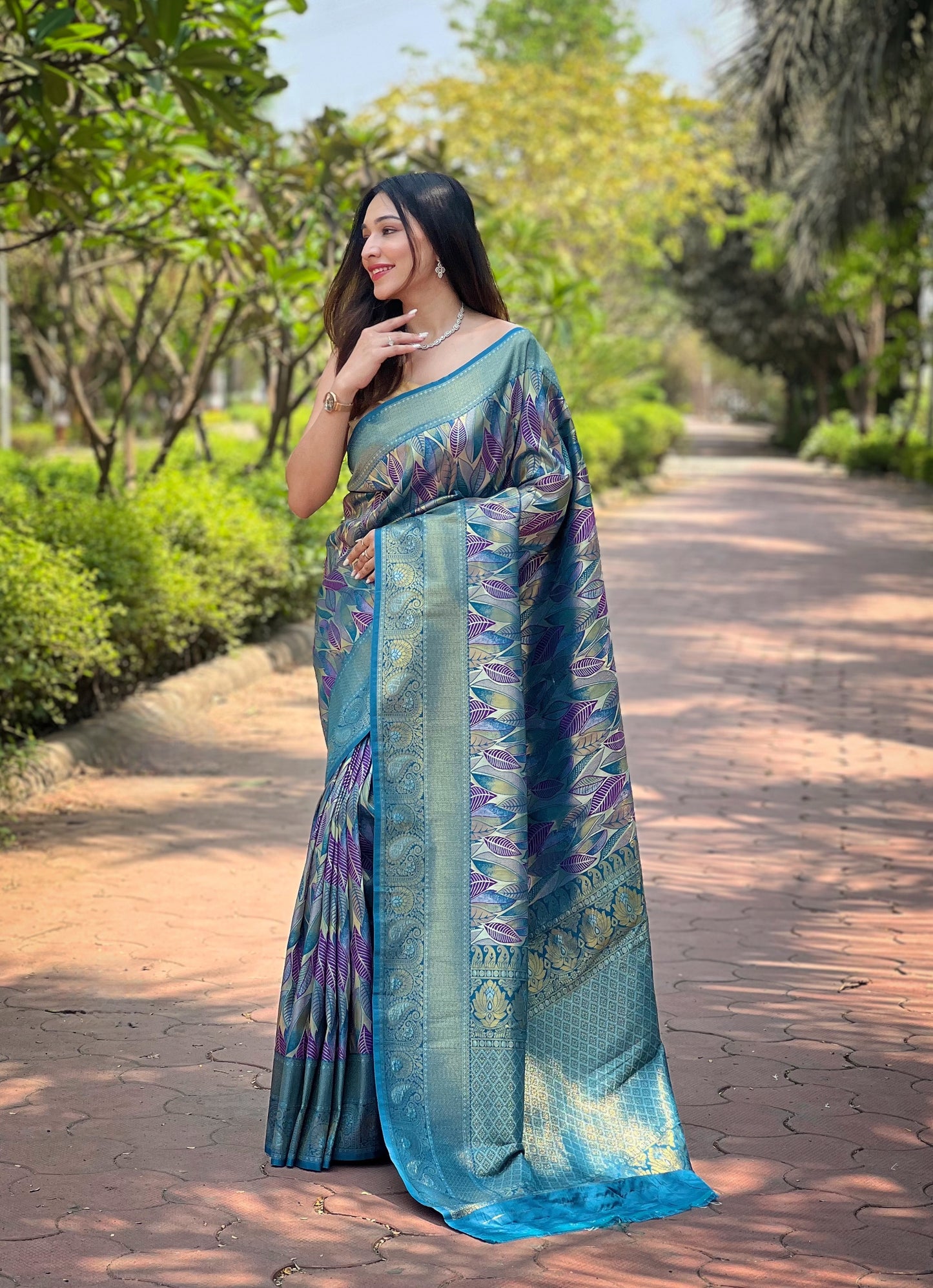 Denim Kanchipattu Silk Saree With Contrast Weaving Border Design