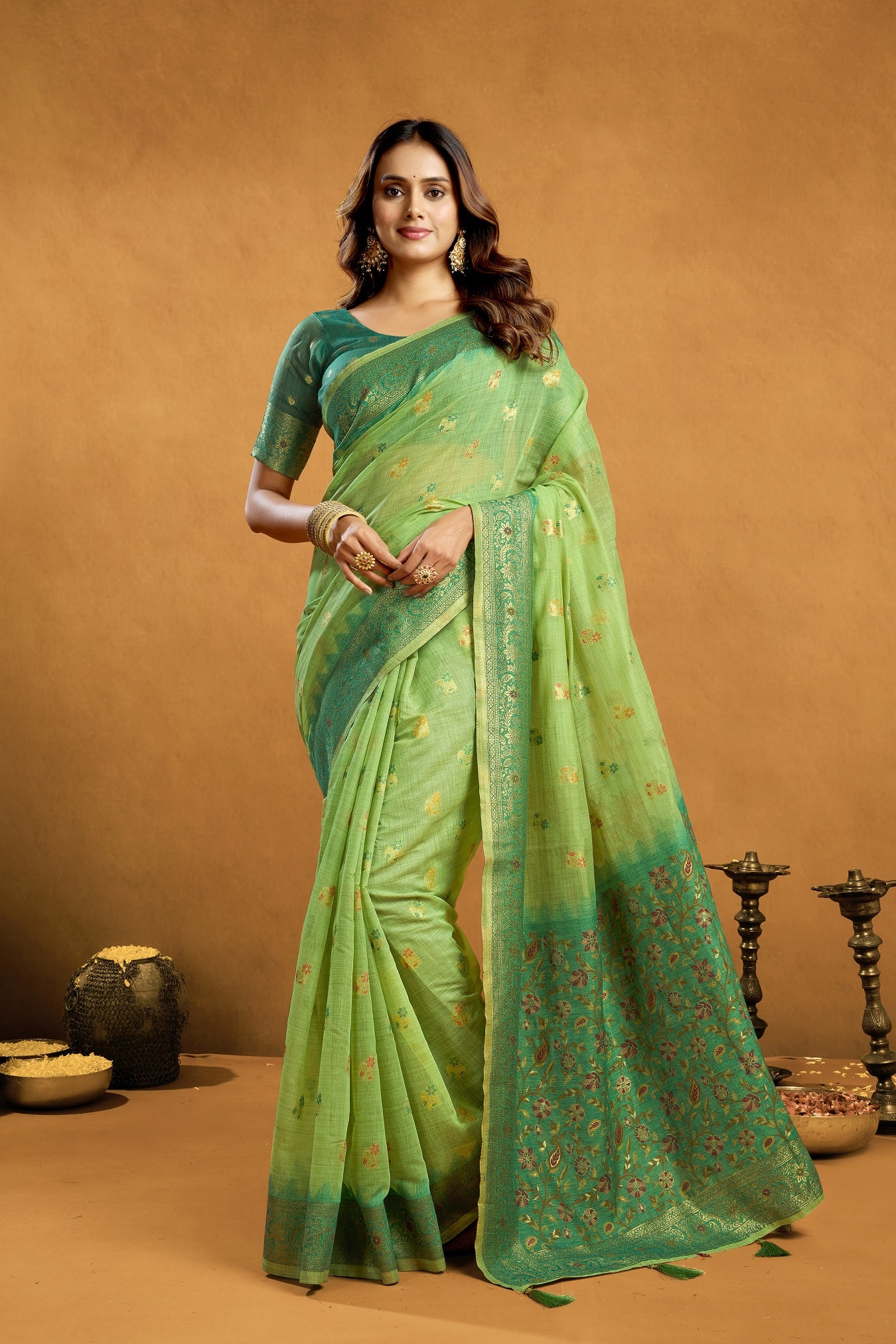 Green Premium Spun Cotton With Beautifull Zari With Jhallar & Rich Pallu Saree With Blouse Piece