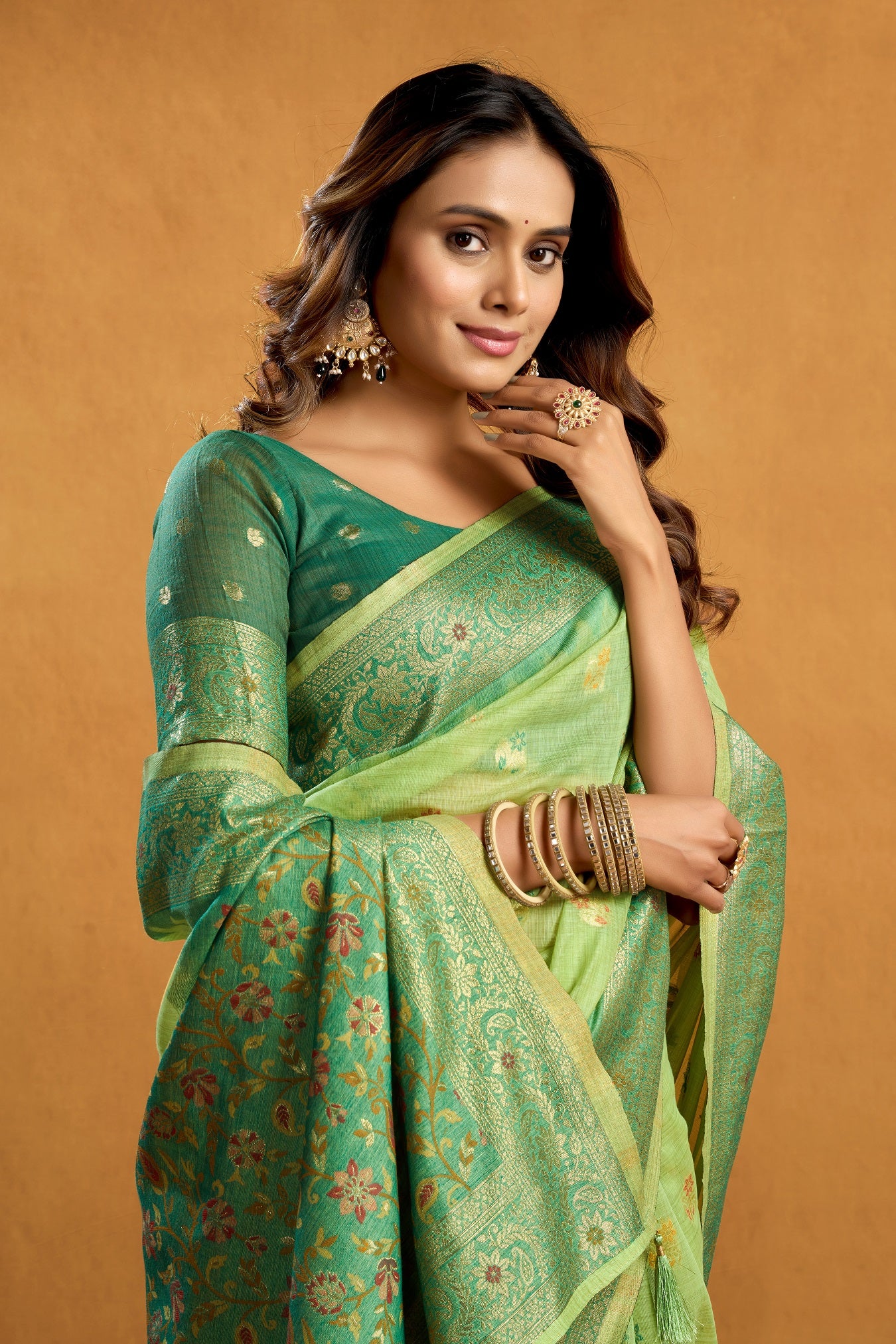 Green Premium Spun Cotton With Beautifull Zari With Jhallar & Rich Pallu Saree With Blouse Piece