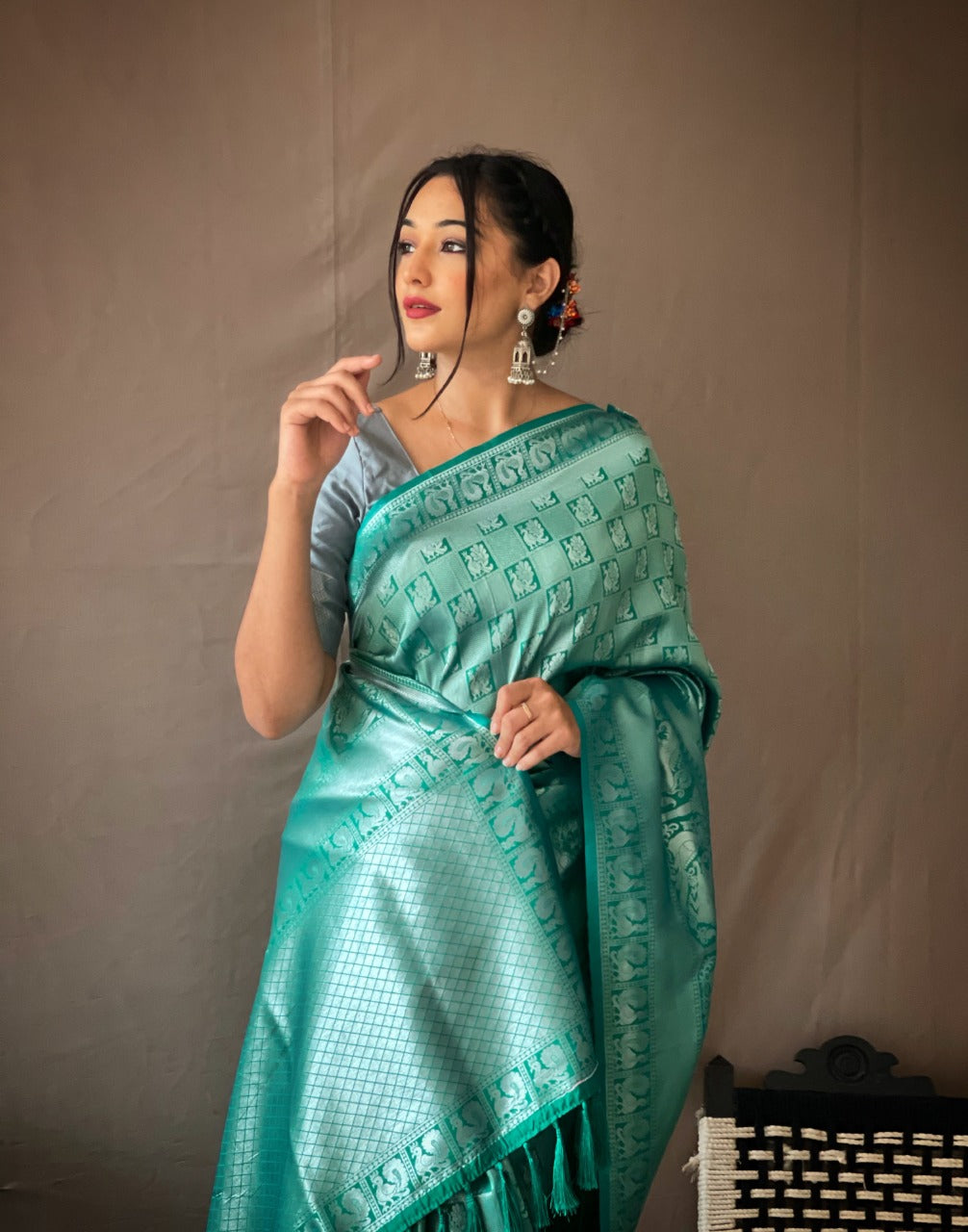 Rama Green Silver Zari Woven Pure Kanjeevaram Silk Handloom Saree