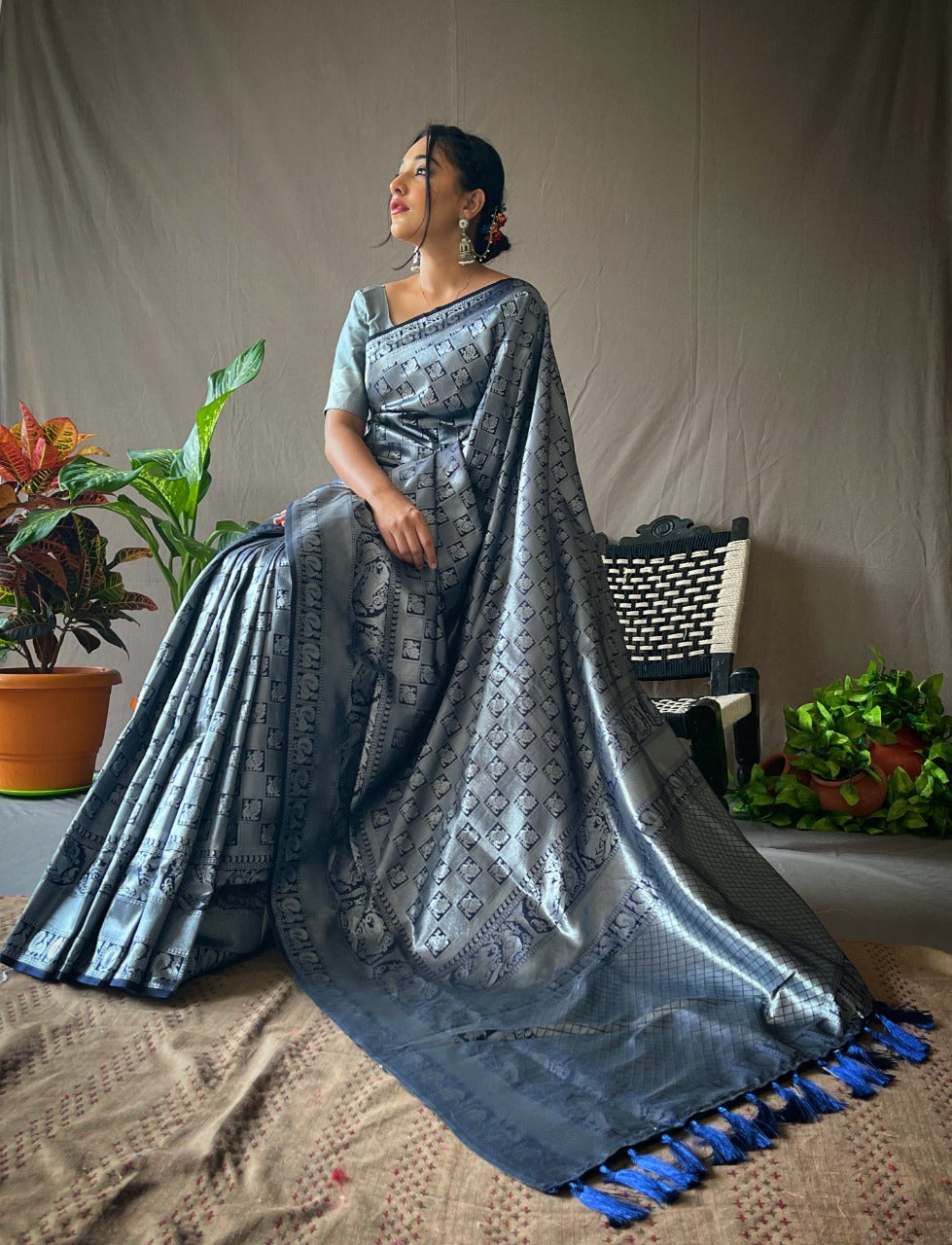 Navy Blue Silver Zari Woven Pure Kanjeevaram Silk Handloom Saree