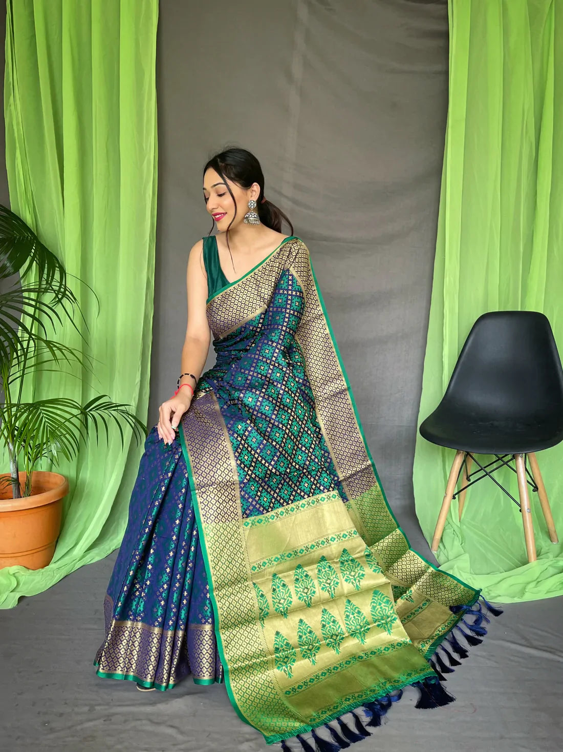 Patola Silk Woven Contrast Navy Blue Saree