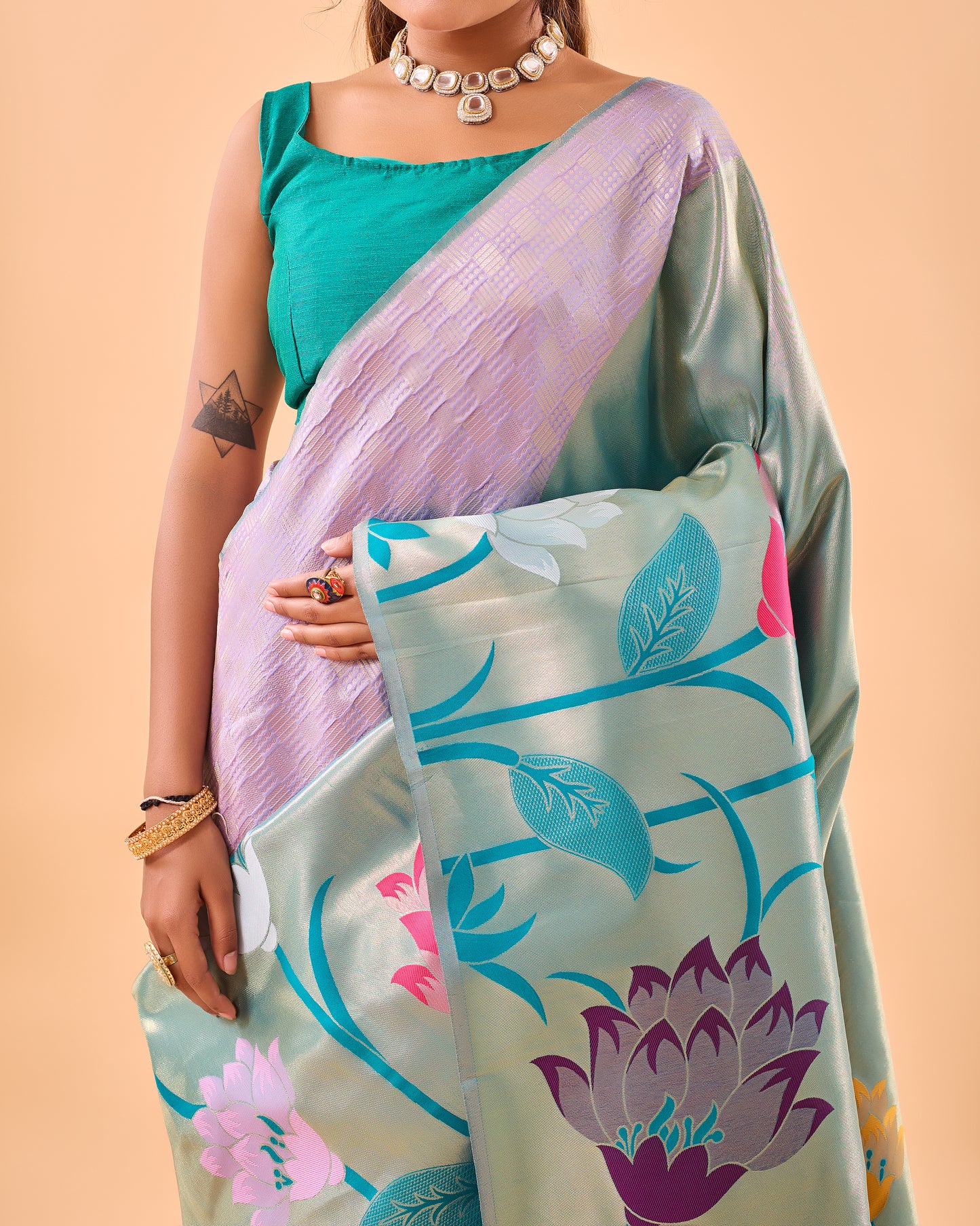 Lavender Fulrani Paithani Silk Woven Saree