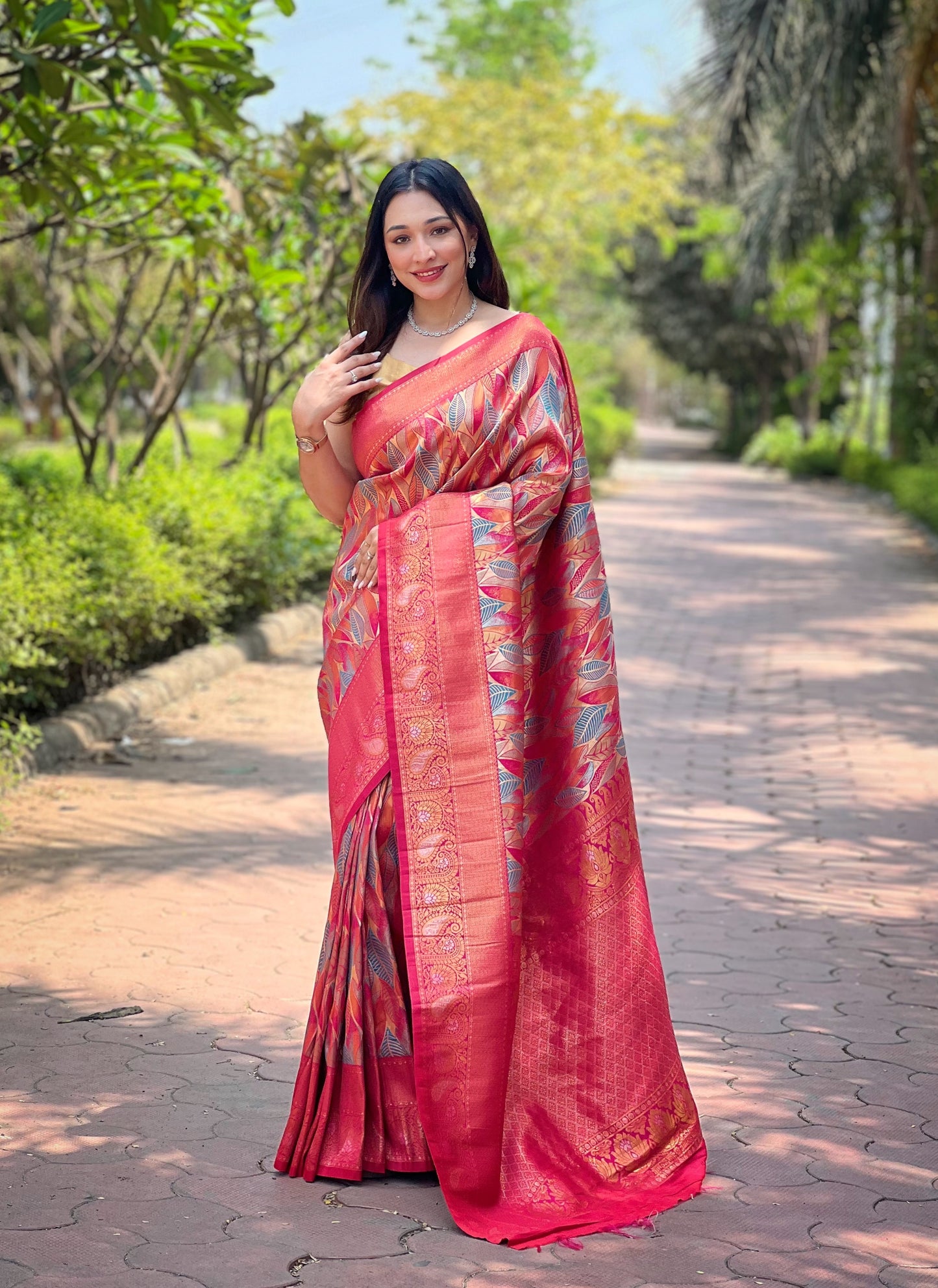 Pink Kanjivaram Silk Saree With Intricate Blouse Piece