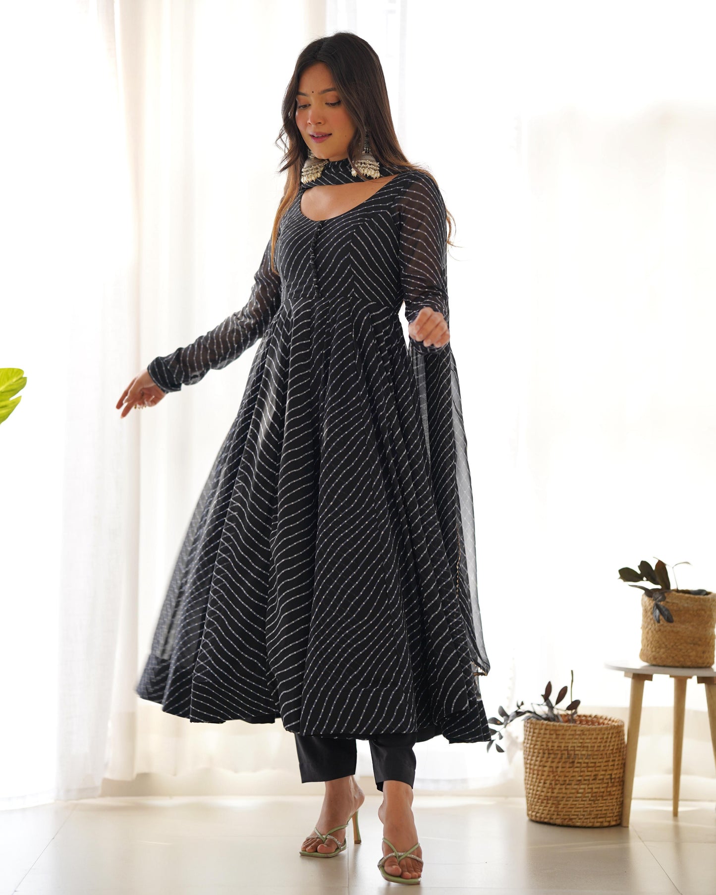 Black Pure Fox Georgette Laheriya Print Fabric Fully Flair Anarkali Duppta With Pent