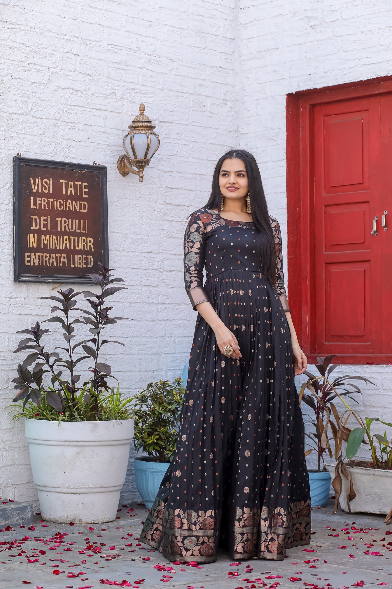 Black Color Floral Printed Round Neck Maxi Dress