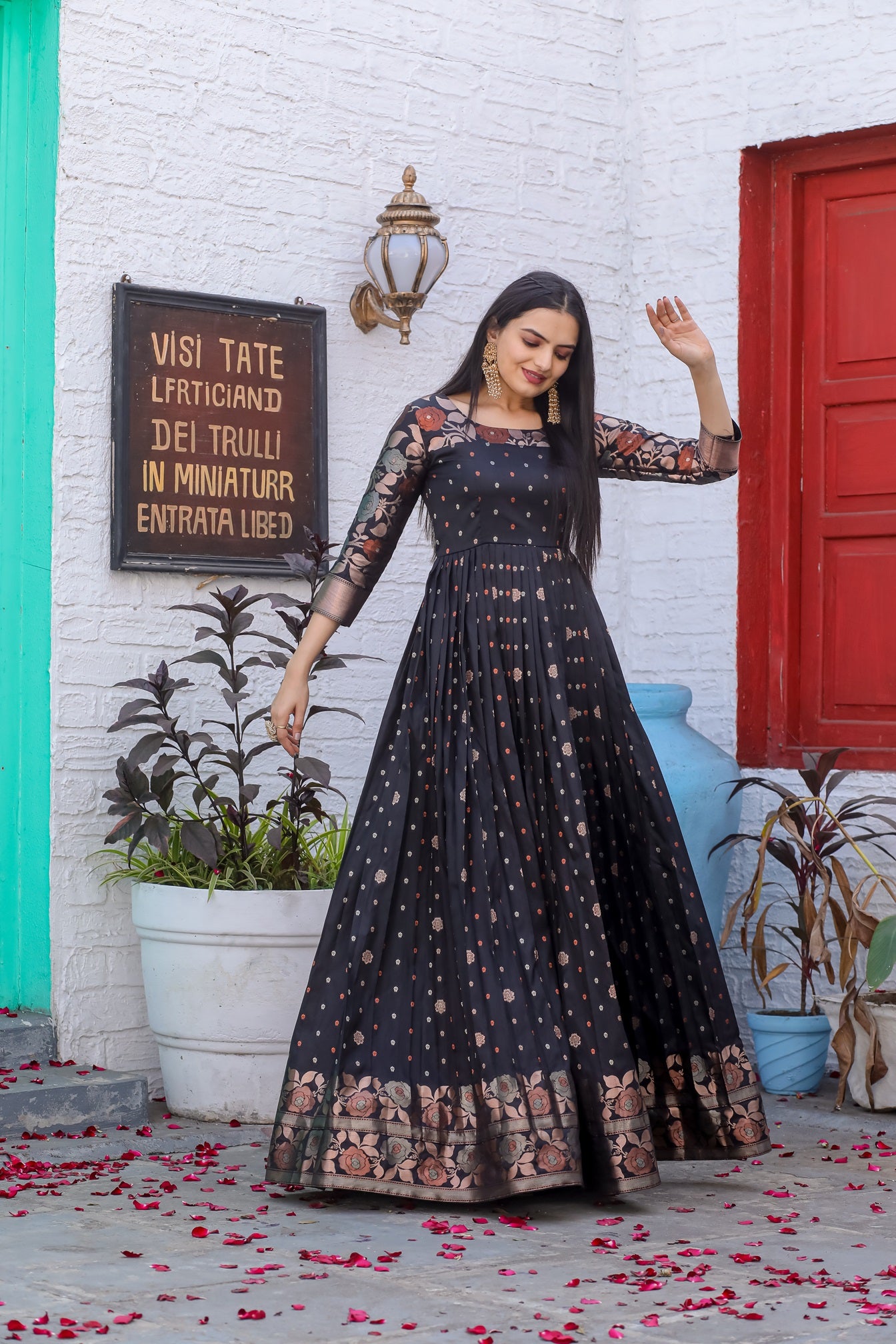 Black Color Floral Printed Round Neck Maxi Dress