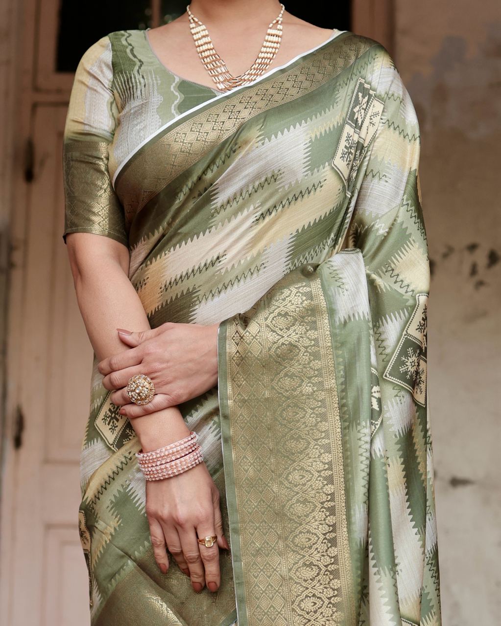 PURE SILK DIGITALLY PRINTED SAREE WEAVED WITH GOLDEN ZARI COMES WITH TASSELS