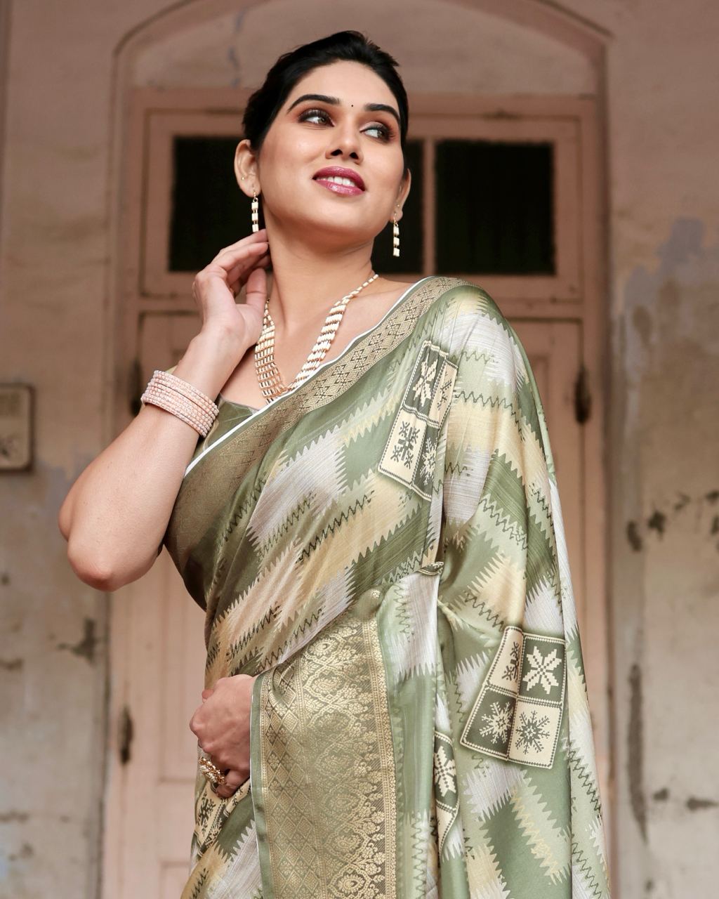 PURE SILK DIGITALLY PRINTED SAREE WEAVED WITH GOLDEN ZARI COMES WITH TASSELS