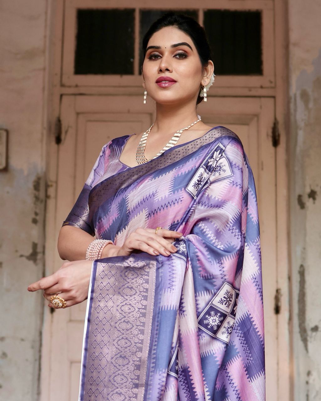 PURE SILK DIGITALLY PRINTED SAREE WEAVED WITH GOLDEN ZARI COMES WITH TASSELS