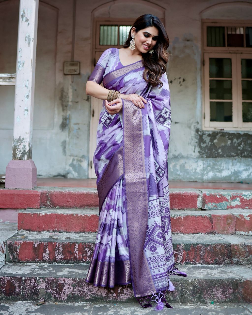 PURE SILK DIGITALLY PRINTED SAREE WEAVED WITH GOLDEN ZARI COMES WITH TASSELS