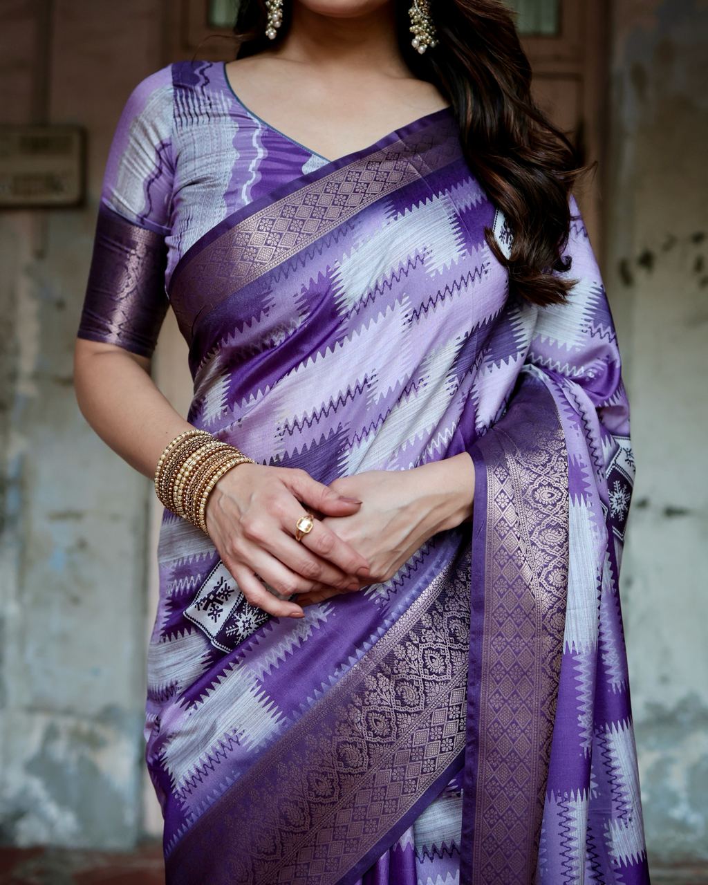 PURE SILK DIGITALLY PRINTED SAREE WEAVED WITH GOLDEN ZARI COMES WITH TASSELS