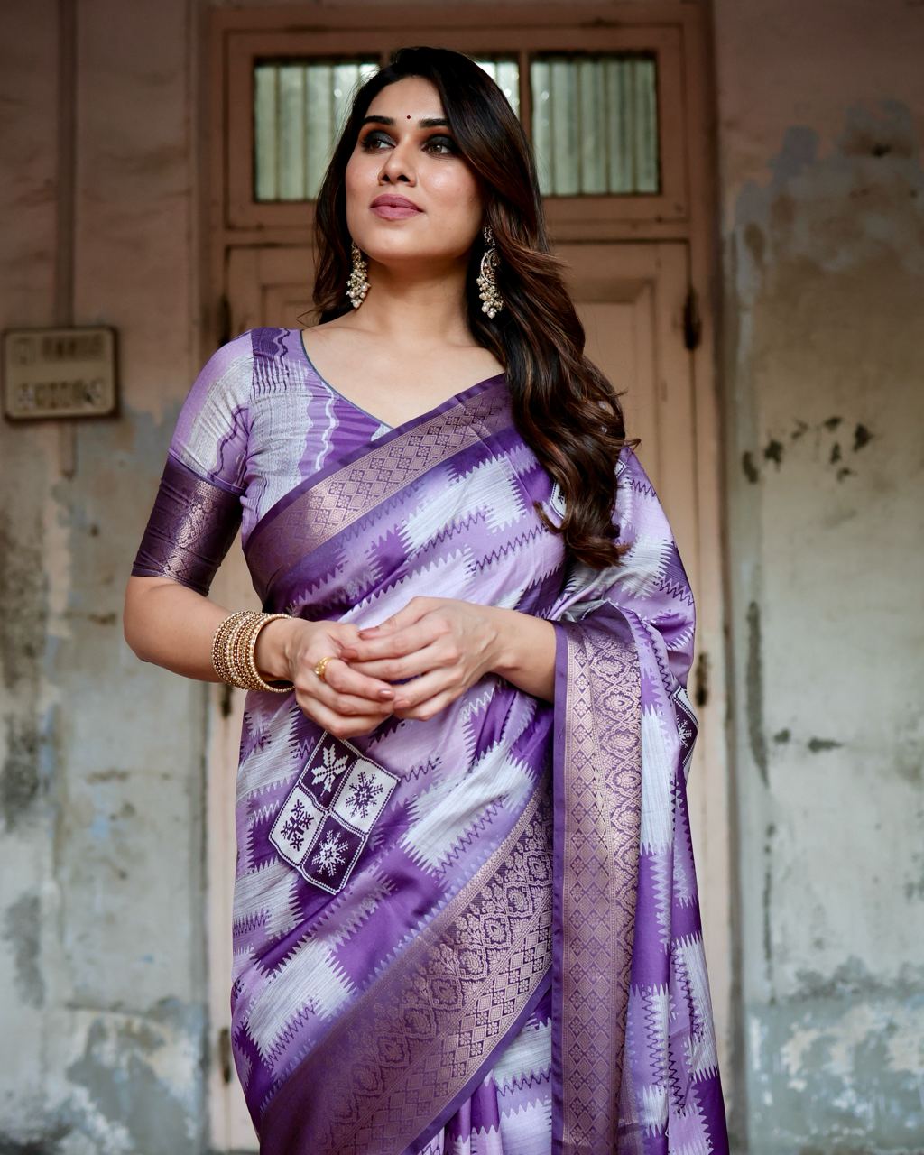 PURE SILK DIGITALLY PRINTED SAREE WEAVED WITH GOLDEN ZARI COMES WITH TASSELS