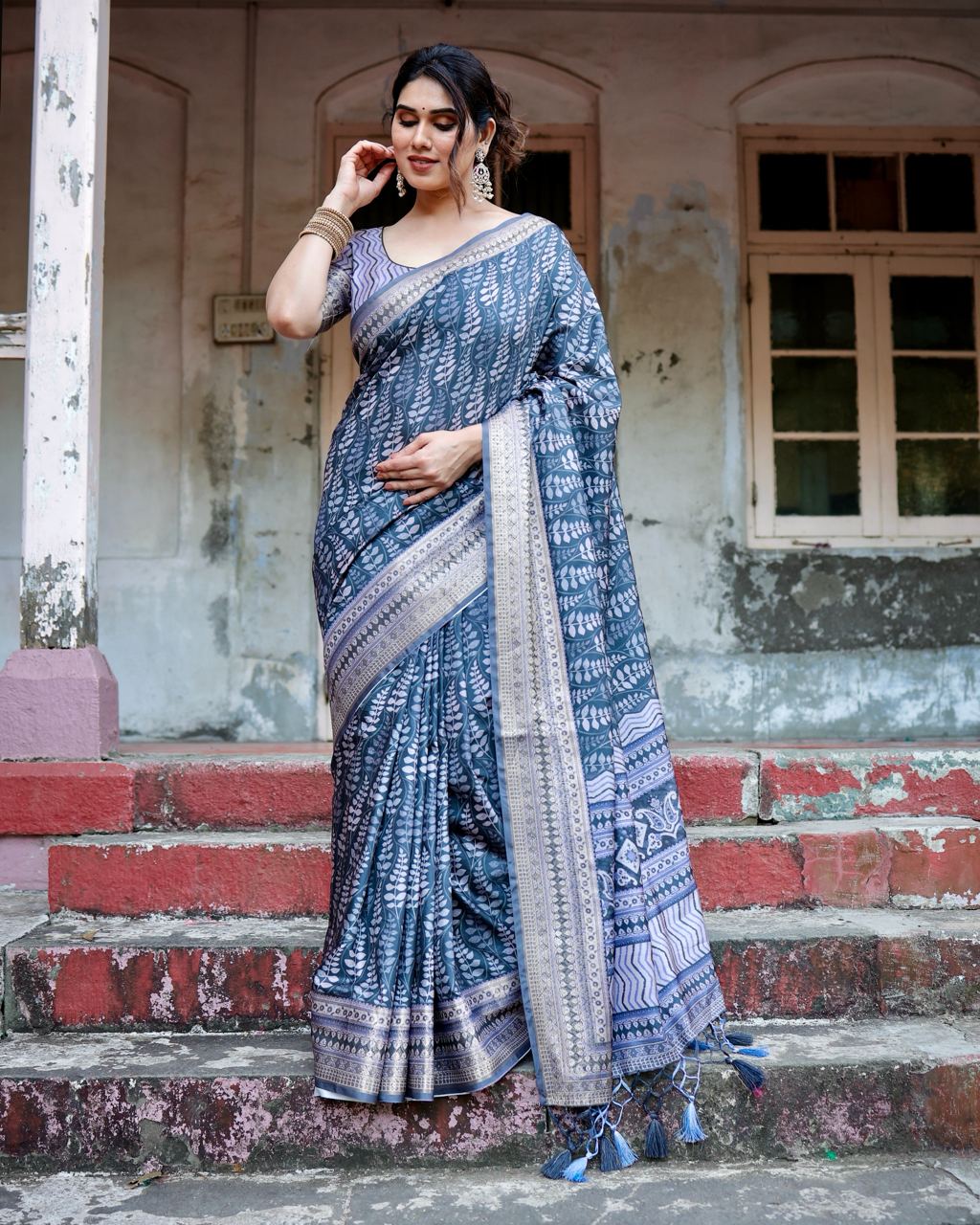 PURE SILK DIGITALLY PRINTED SAREE WEAVED WITH GOLDEN ZARI COMES WITH TASSELS