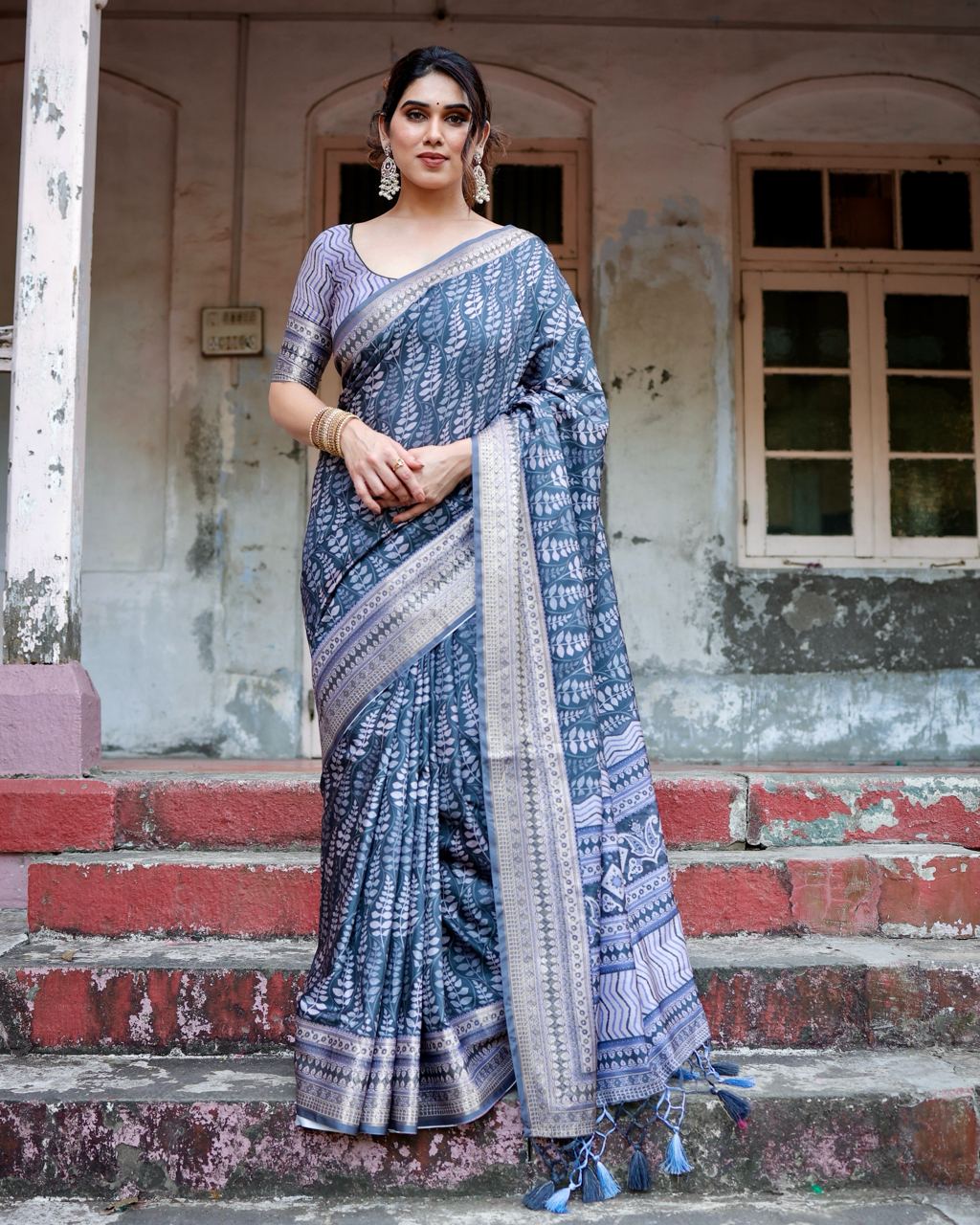 PURE SILK DIGITALLY PRINTED SAREE WEAVED WITH GOLDEN ZARI COMES WITH TASSELS