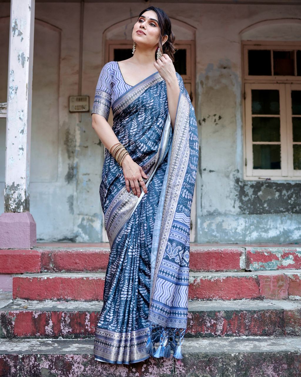 PURE SILK DIGITALLY PRINTED SAREE WEAVED WITH GOLDEN ZARI COMES WITH TASSELS