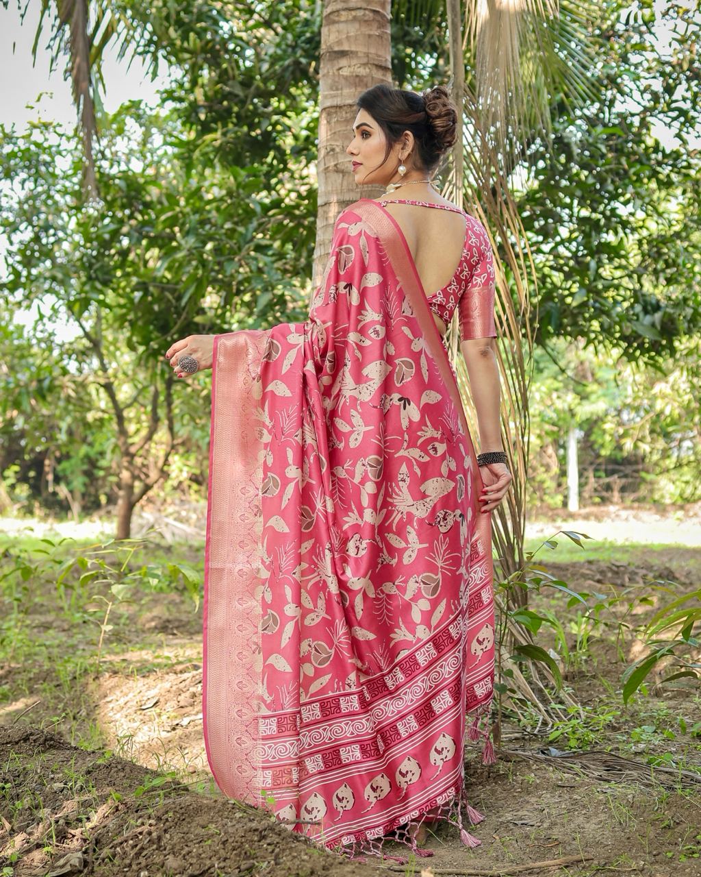 PURE SILK DIGITALLY PRINTED SAREE WEAVED WITH GOLDEN ZARI COMES WITH TASSELS