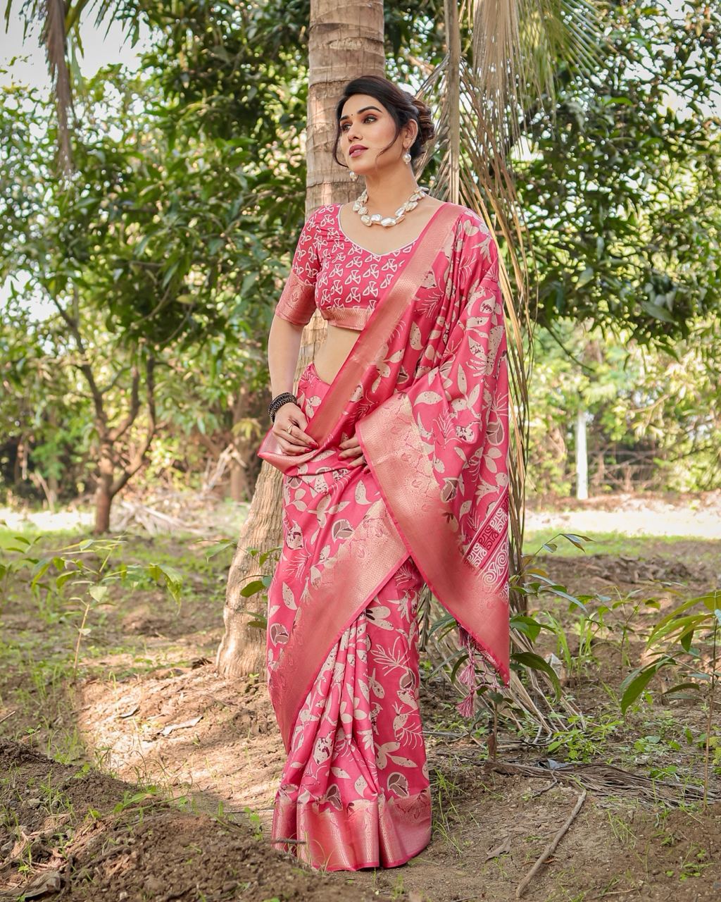 PURE SILK DIGITALLY PRINTED SAREE WEAVED WITH GOLDEN ZARI COMES WITH TASSELS