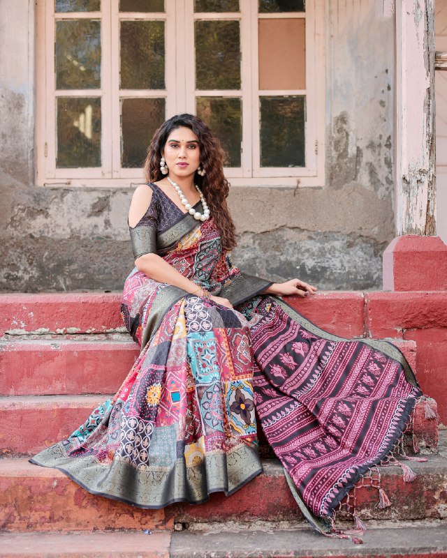 PURE SILK DIGITALLY PRINTED SAREE WEAVED WITH GOLDEN ZARI COMES WITH TASSELS