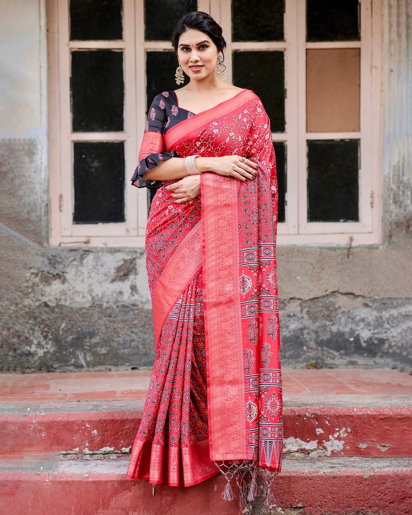 PURE SILK DIGITALLY PRINTED SAREE WEAVED WITH GOLDEN ZARI COMES WITH TASSELS