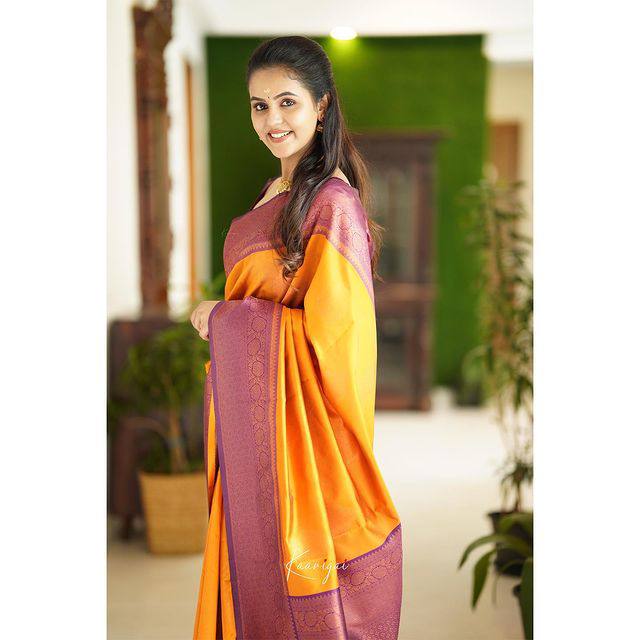 Stunning Yellow Colour Saree With Magenta Border & Heavy Brocade Blouse Banarasi Beautiful Zari Work In Form Of Traditional Motifs Soft Silk Saree