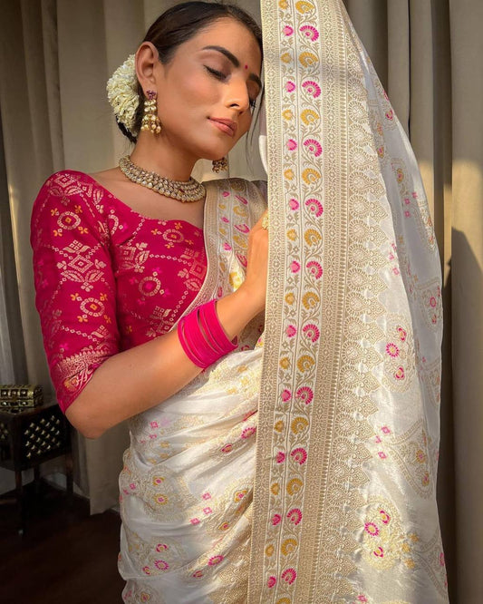WHITE PURE SOFT SILK SAREE WITH TWIRLING BLOUSE PIECE
