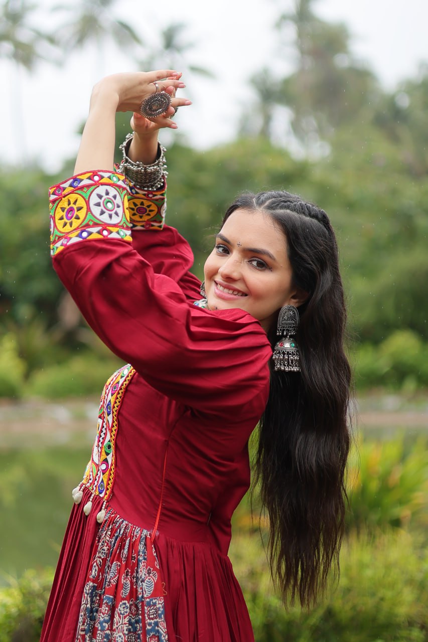 Maroon Color 14 Kg Reyon With Kutchi Gamthi Work Navratri Collection Gown