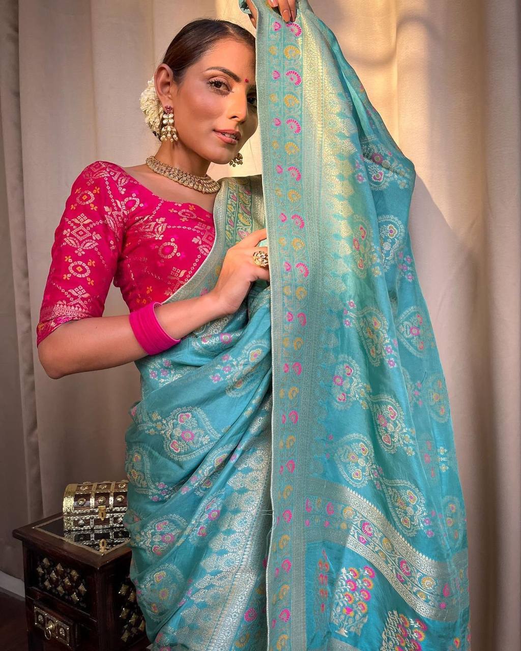 TURQUOISE GREEN PURE SOFT SILK SAREE WITH TWIRLING BLOUSE PIECE