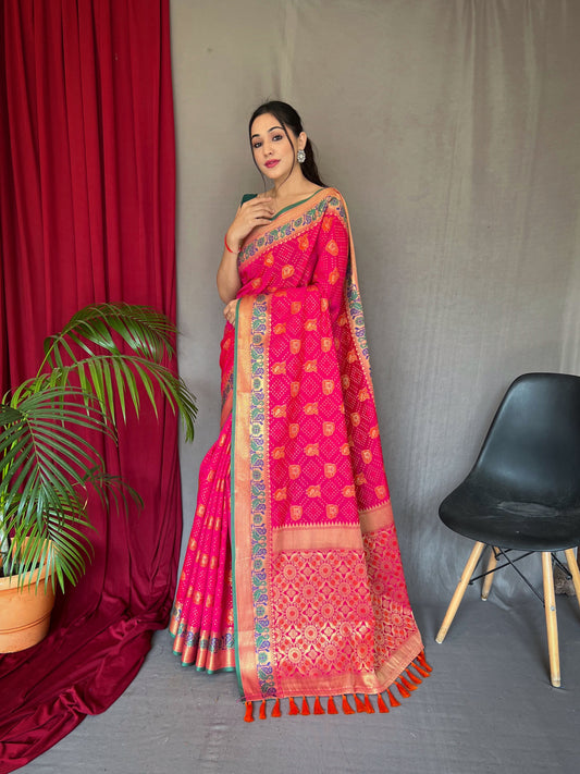 Pink Kachii Patola Weaving Saree With Meenakari Border Saree