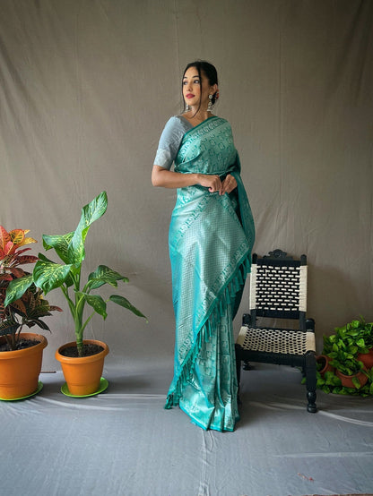 Rama Green Silver Zari Woven Pure Kanjeevaram Silk Handloom Saree